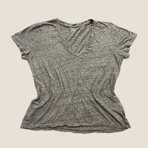 Madewell Tops - Madewell V-Neck Basic Tee